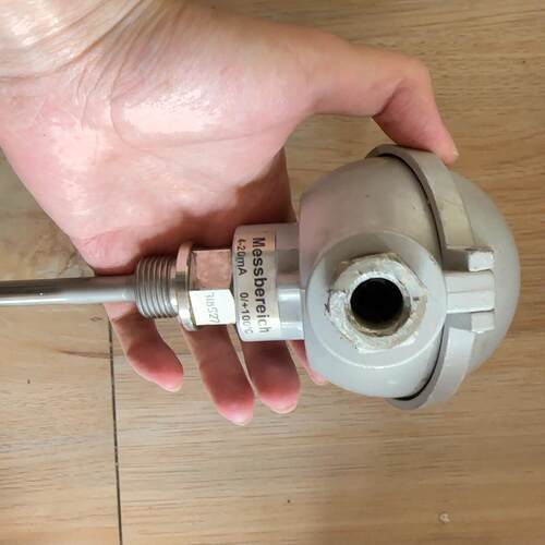 MC1006-1DA14-Z+T10温度传感器 PT100探头工业测温议价维修