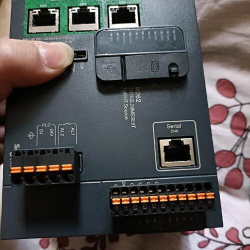 TM262L20MESE8T PLC控制器 工业自动化工控模块议价维修