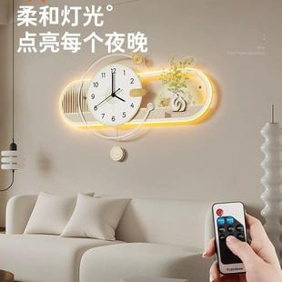 2205简新款 LEW奶油挂钟家用客厅餐厅约现代挂钟简免约打孔静音时