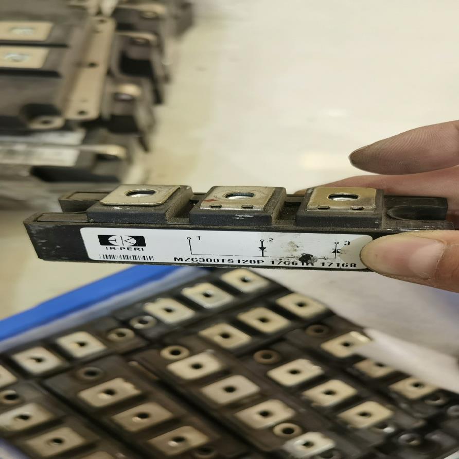 MZC300TS120P   MZK300TS120S货~议价