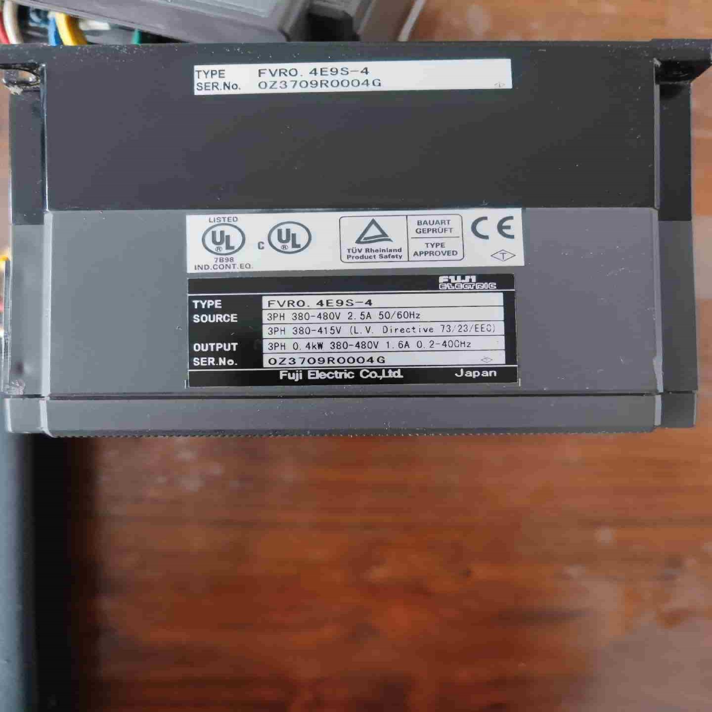 富士4E9S-4变频器99新可直拍安装未使用议价