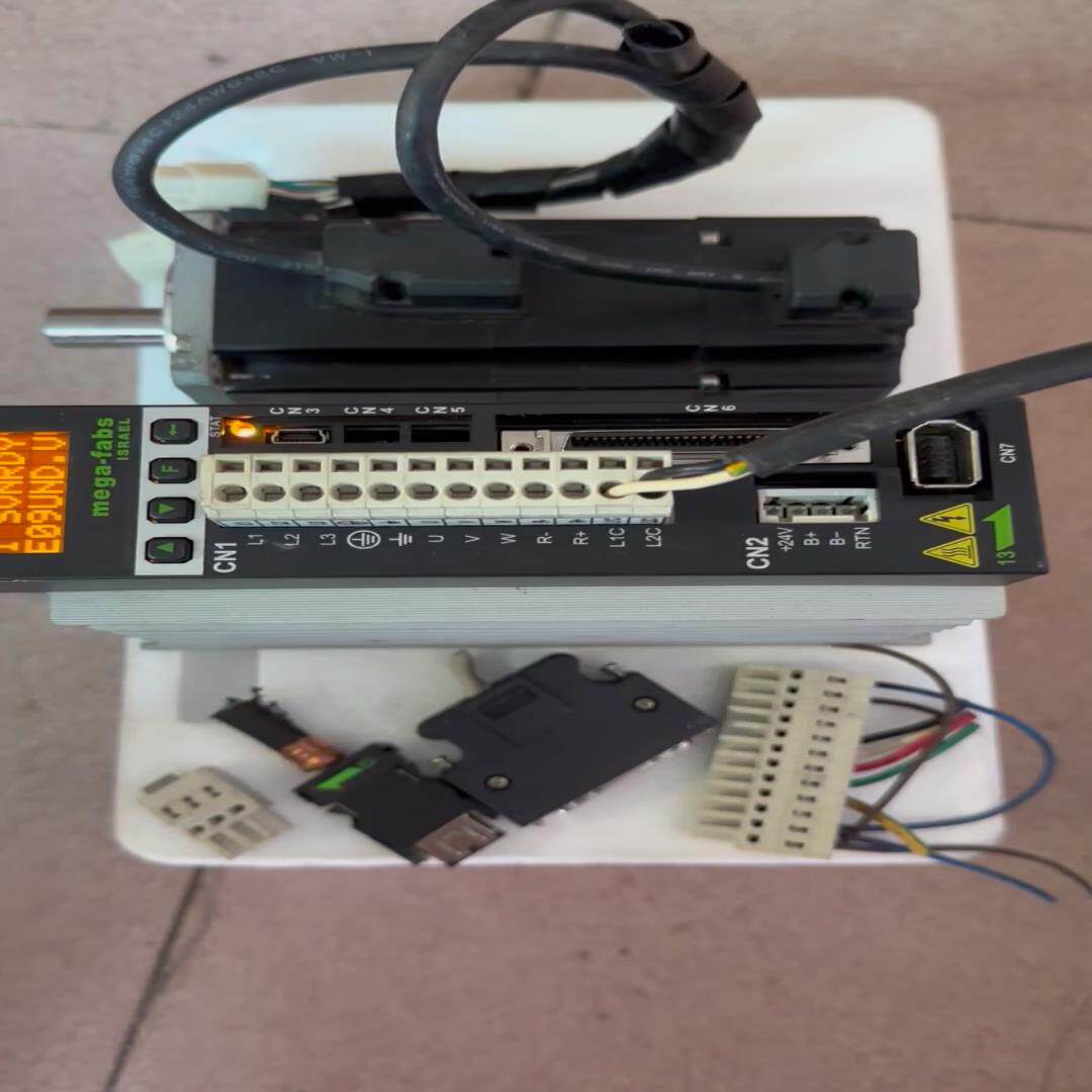 议~mega-fabs上银驱动器，型号D2-0423-S-B0，