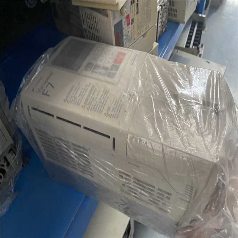 安川变频器F7系列CIMR-F7B45P5 5.5KW 38(崽崽配件）