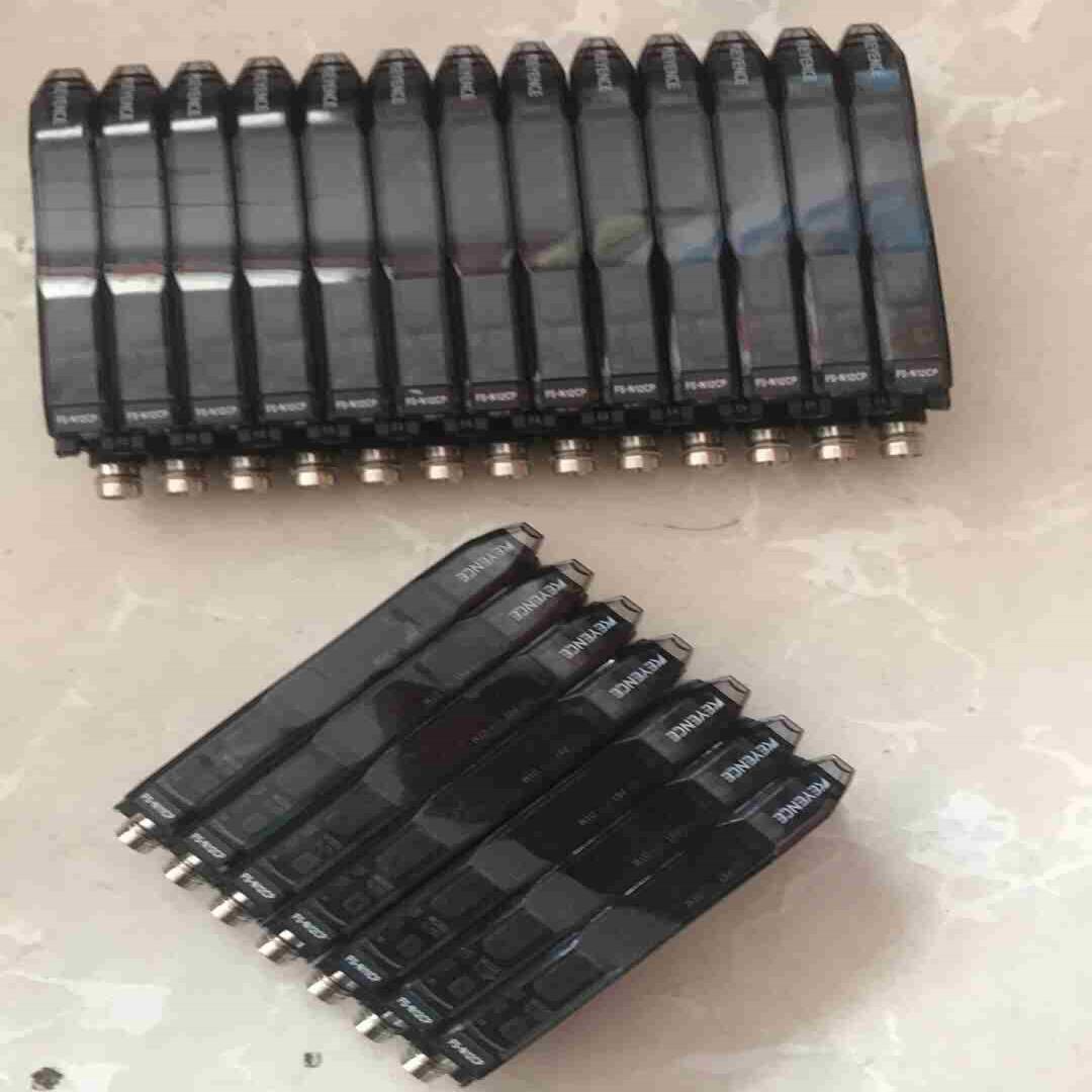 FS-N12CP FS-N11CP 基恩士光纤放大器，成色如~议价