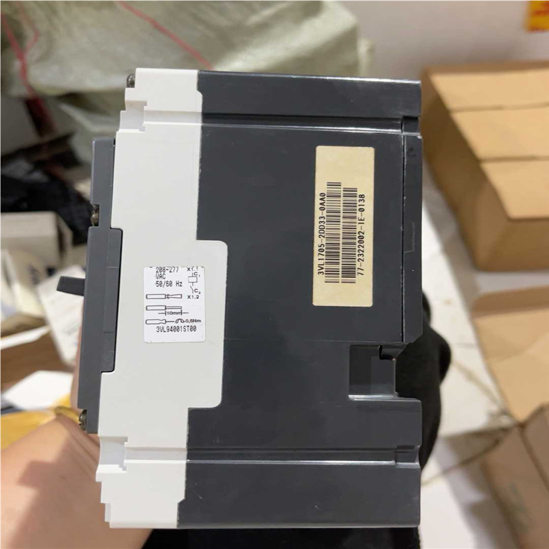 议~全新西门子断路器VL160X 50A 1台