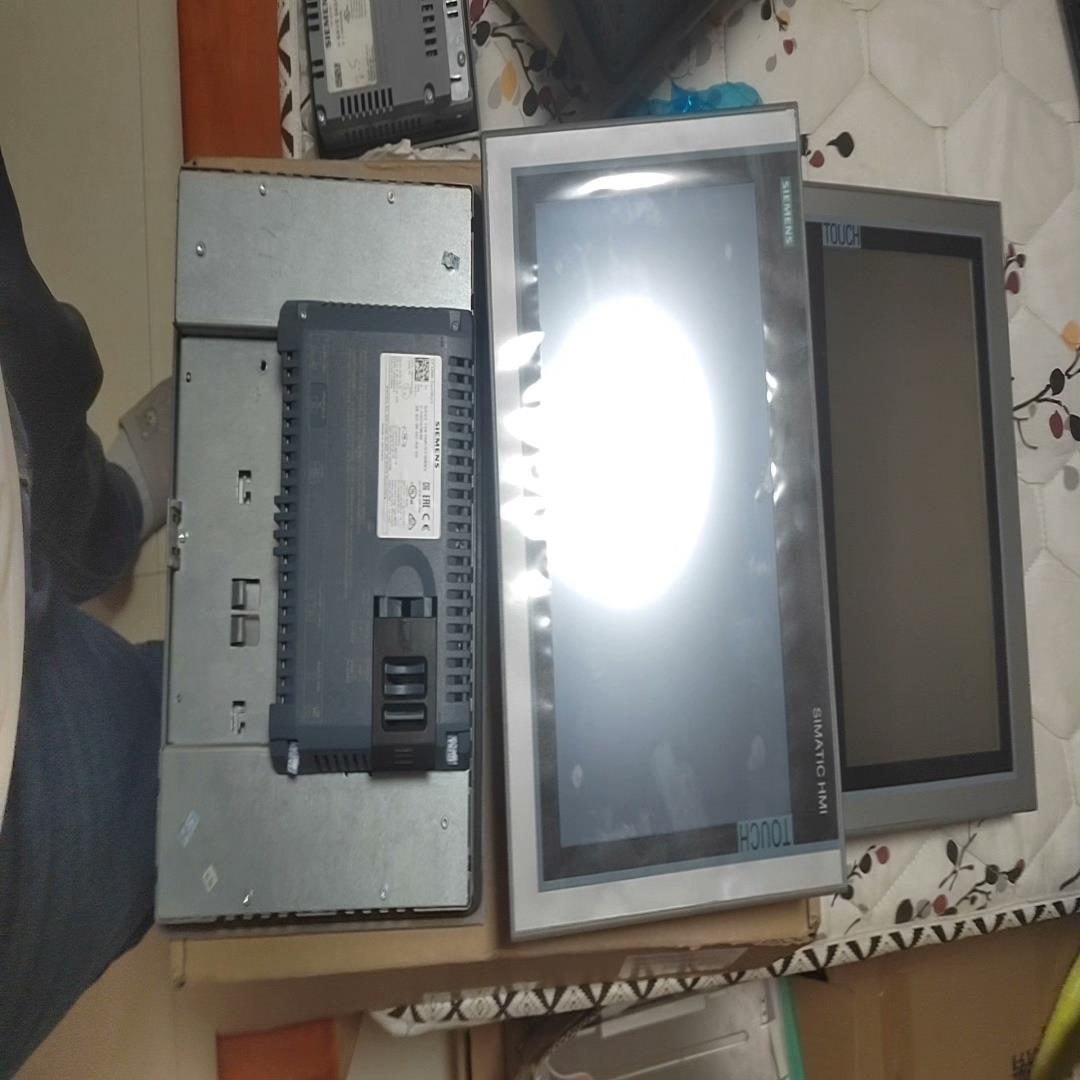 【顺庆】6AV6 124-0MC01  成色新，功能好，需要的来议价【议价】