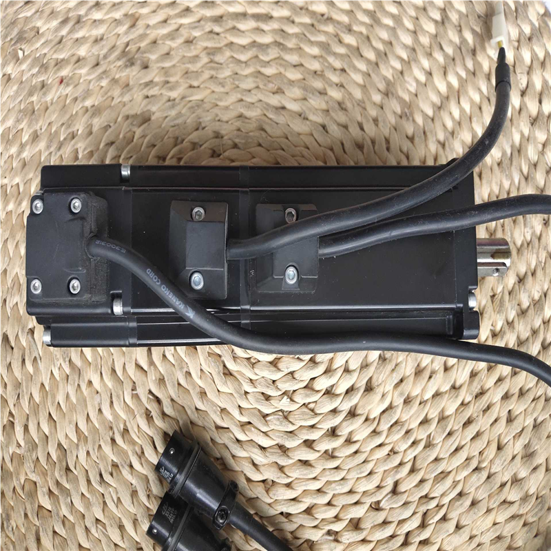 议~华中电机,型号60CST- AM01330Z0,华中400w