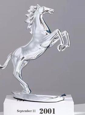 轻奢成马到功HUN创意马摆桌面工艺摆品办公室酒柜装饰摆件件家居