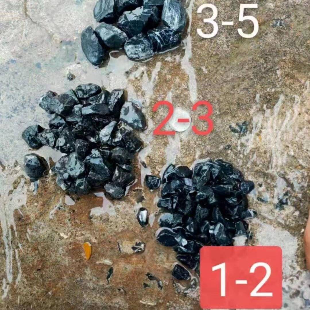 黑色砾091801石厂家制工程铺路灰石水碎磨石机水洗石枯山小色石子