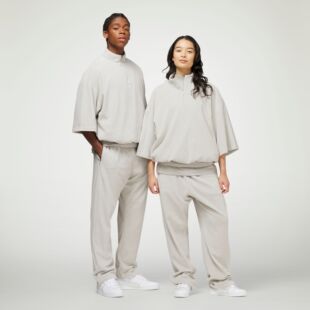 Adidas/阿迪达斯 男女三叶草情侣款运动卫衣套头衫 IA1990