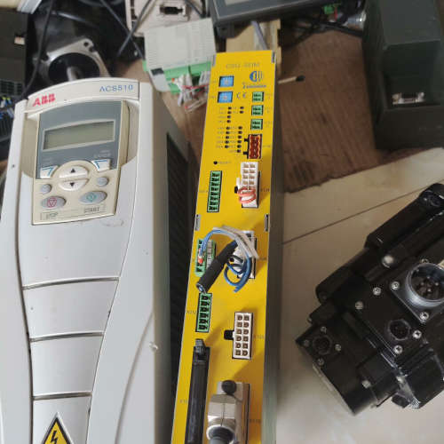 议价COMAU机器人控制器 C5G-SDM2 CR17430