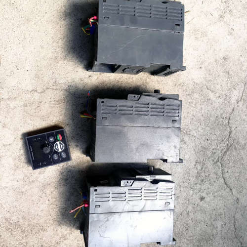 议价变频器，0.75KW,380V供电 SF100实图拍