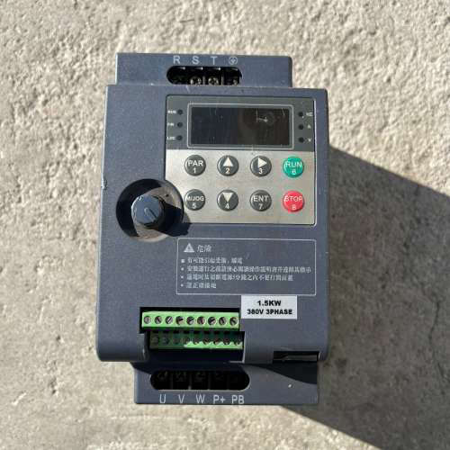 议价德佛斯变频器 FS1000-V1R5M3，1.5kw，380