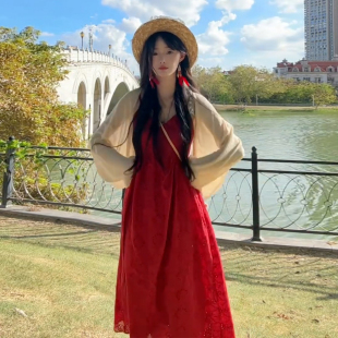 法式 海边度假高级感穿搭长裙 红色v领吊带连衣裙子女夏季 2025新款
