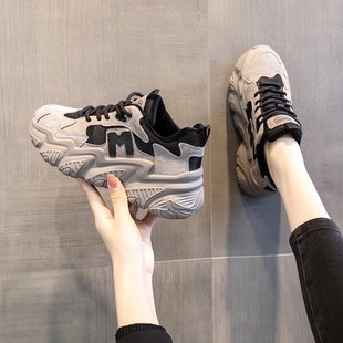热街显瘦轻休闲白鞋 香港灰色爸爸鞋 新风格 2025春秋季 女士在时尚