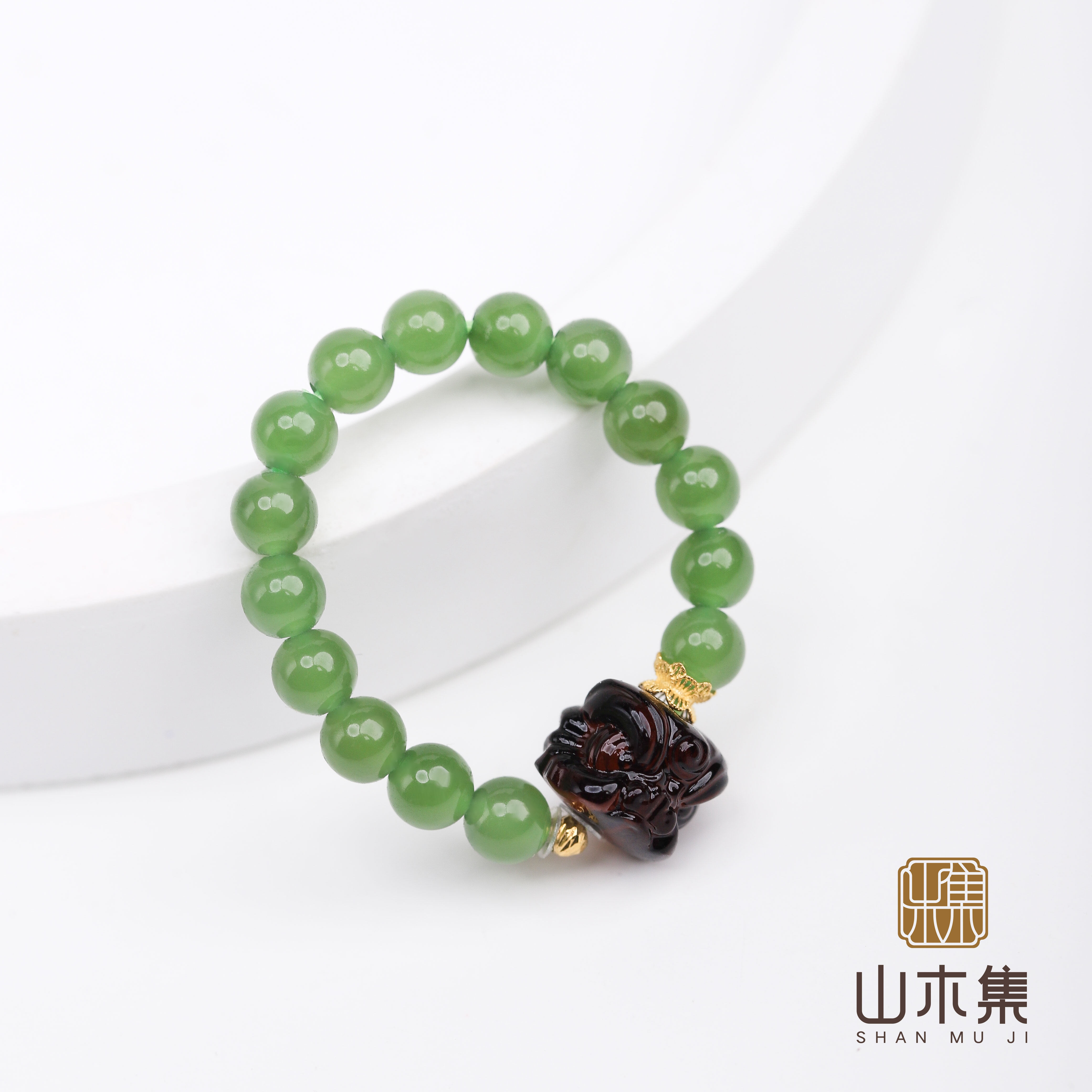18K金真碧玉和田玉珀醒狮戒指