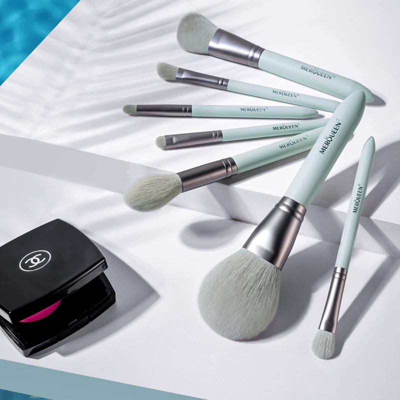 Brush, highlighter, face blush, eye shadow, internet celebrity, full set