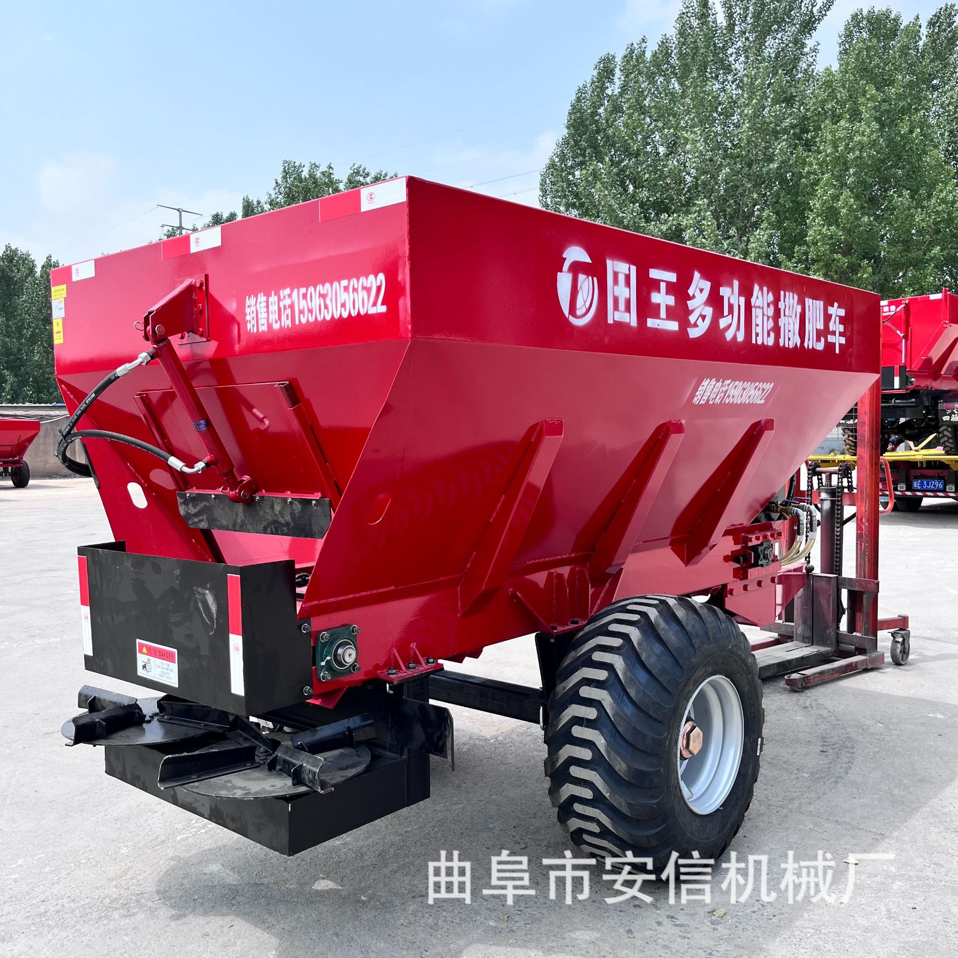 牛粪撒粪机现货 撒粪车冻块粪抛粪机 大型湿粪扬粪机干湿两用