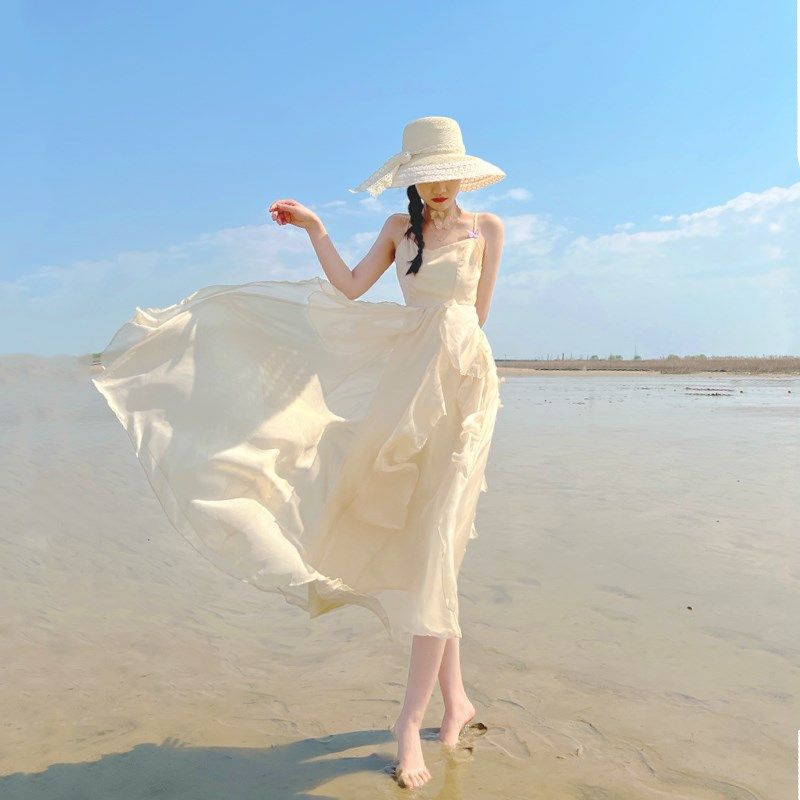 速发海边度假沙滩连衣裙新款吊带长裙旅游白色拍照海滩多巴胺