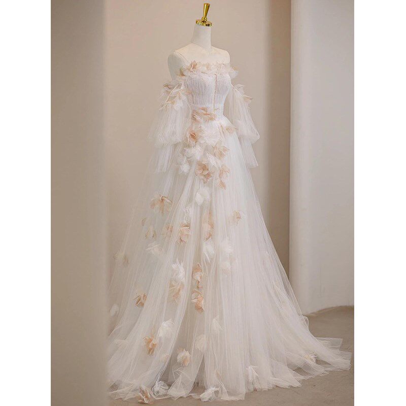 速发轻婚纱高025新2订婚礼服裙出门纱小个子一字肩款级小众晨袍新