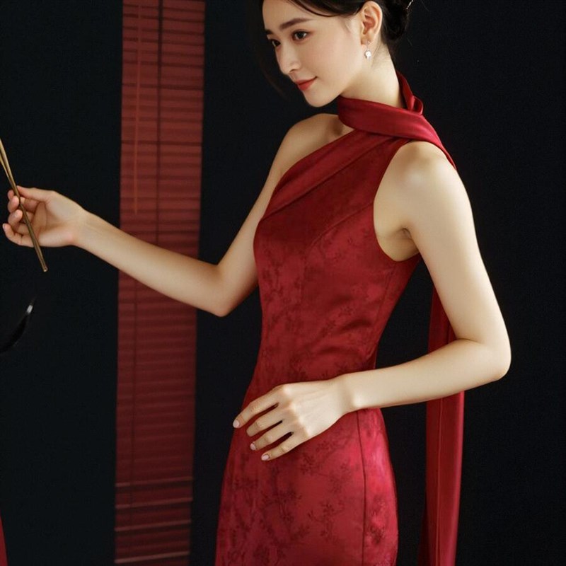 速发酒中式高级感新娘礼脖旗袍婚礼晨袍红色敬新服订婚结婚挂服长
