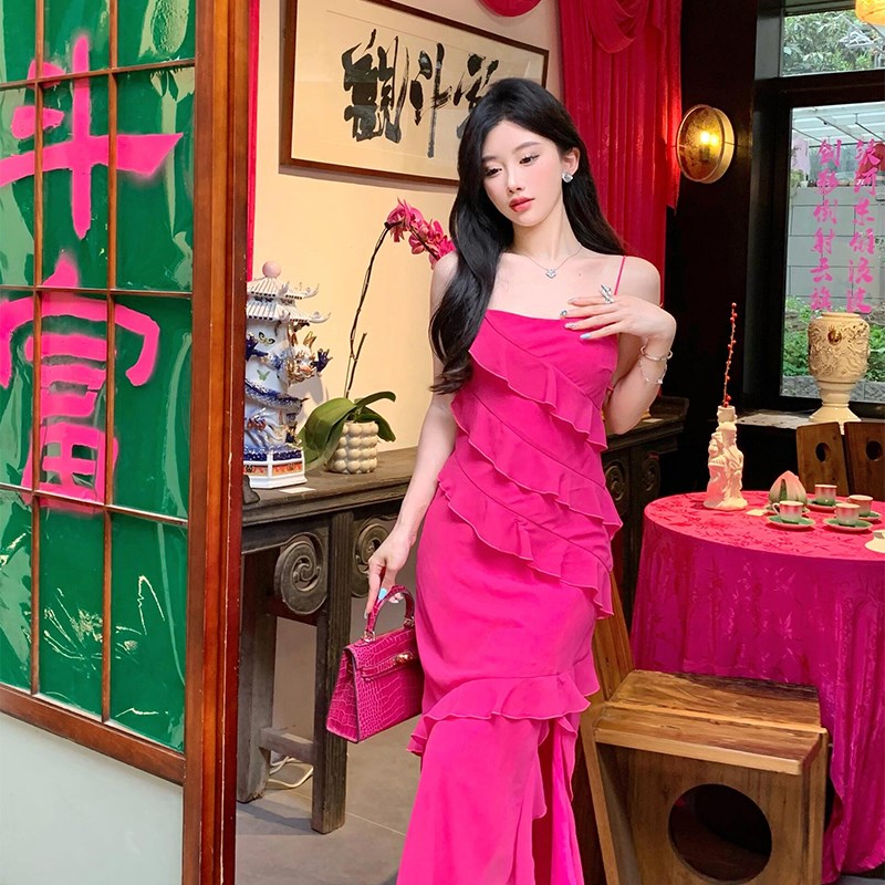 速发玫红色吊带连衣裙夏季荷叶边性感开叉气质显白海边度假长裙