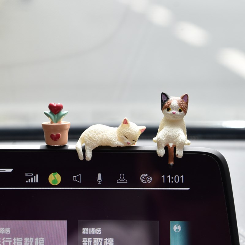 汽车中控屏幕车载趴趴摆件小猫公仔车内饰品后视镜电脑显示器装饰