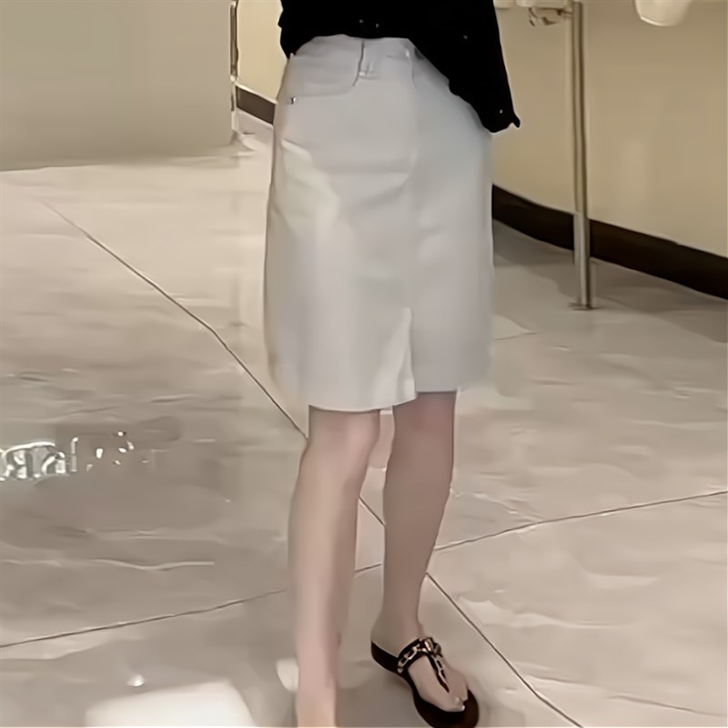 米白色牛仔半身裙2025新款夏季梨形身材小个子高腰时尚洋气a字裙