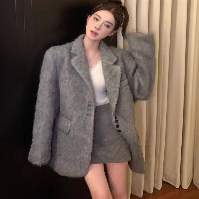 灰色毛呢西装外套女2024冬季新款高级感短款小个子夹厚呢子大衣女
