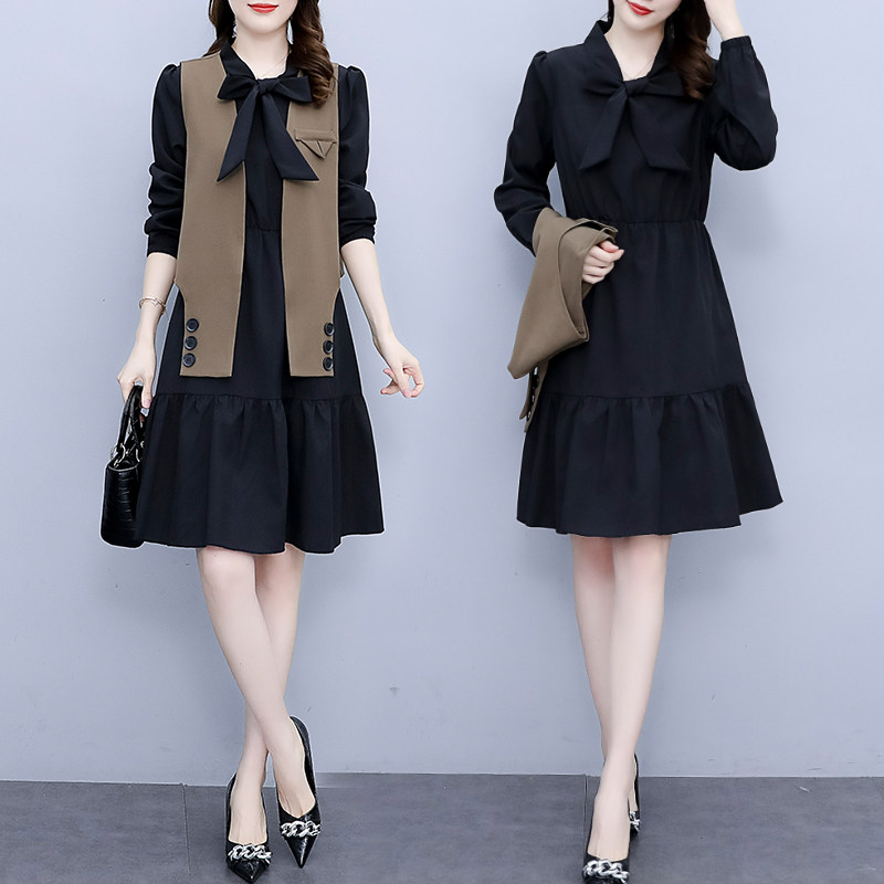 2022年春装新款宽松显瘦马甲套装裙子大码女装两件套长袖连衣裙女