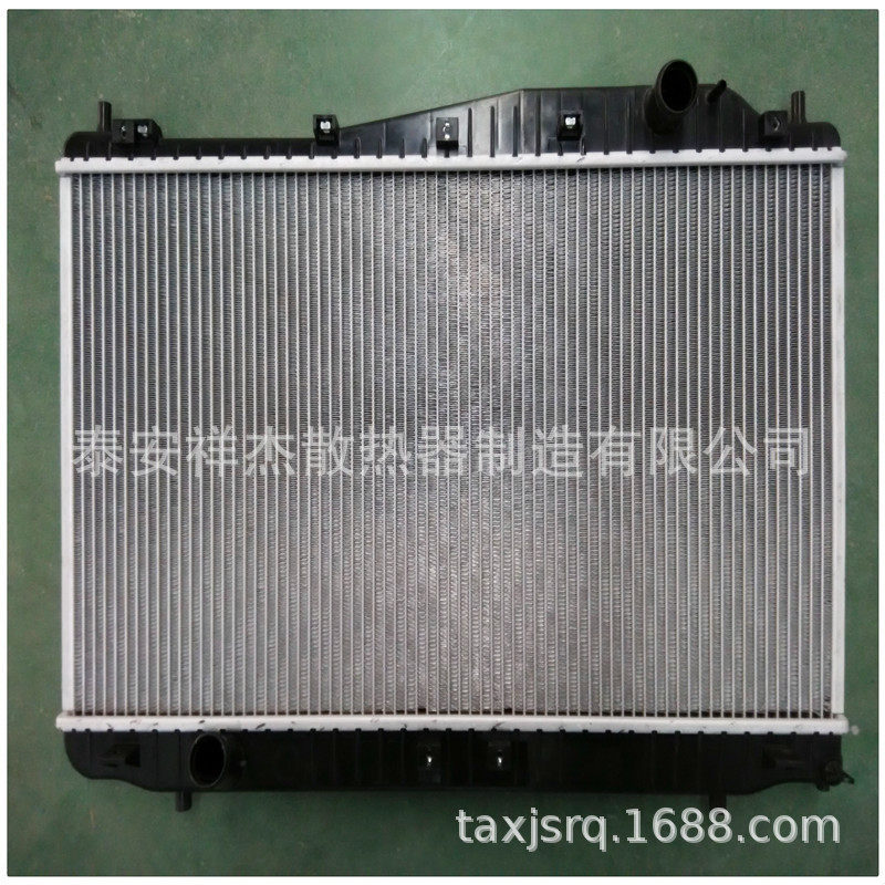 汽车水箱散热器适用于雪佛兰03景骋手动版