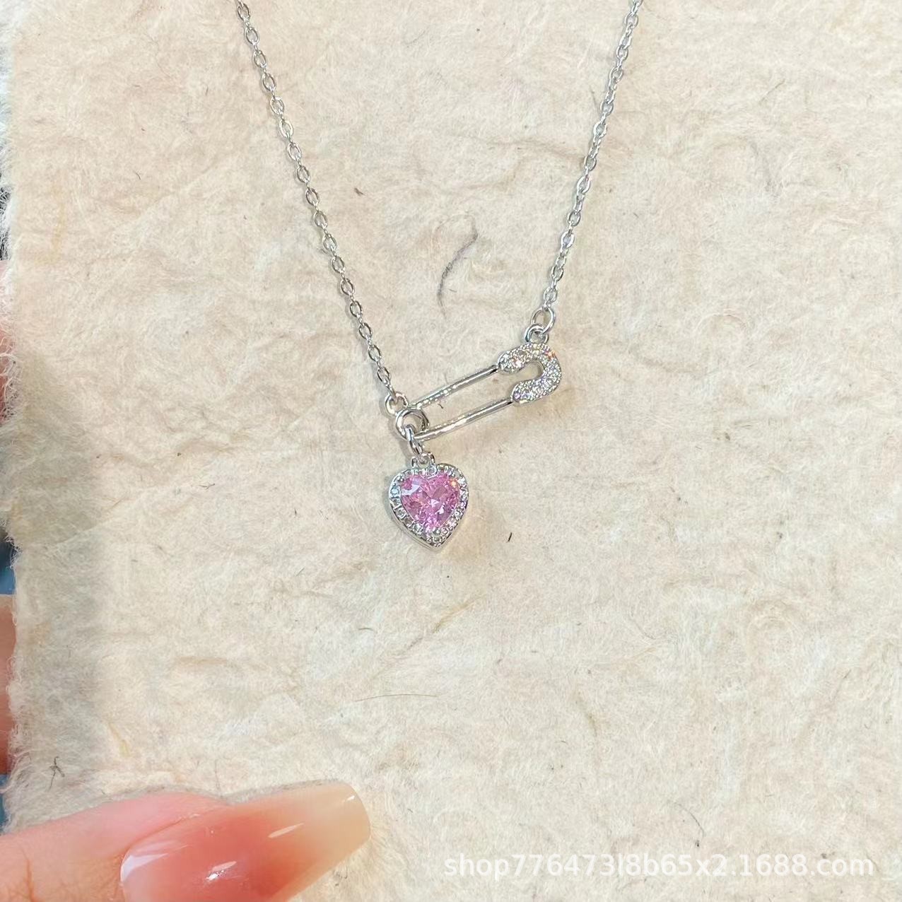 日本品质爱心回形针项链女S925纯银小众时尚轻奢高级感粉色锆石锁