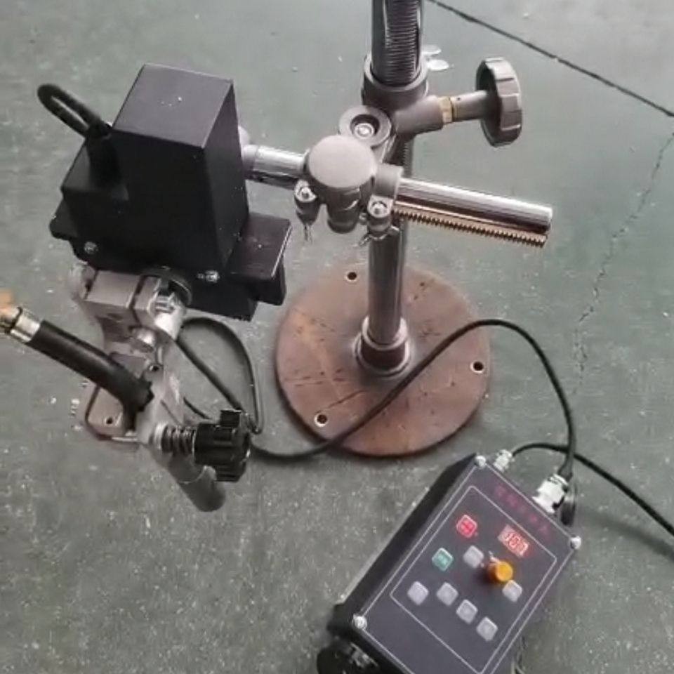 自动焊接摆动器焊枪支架