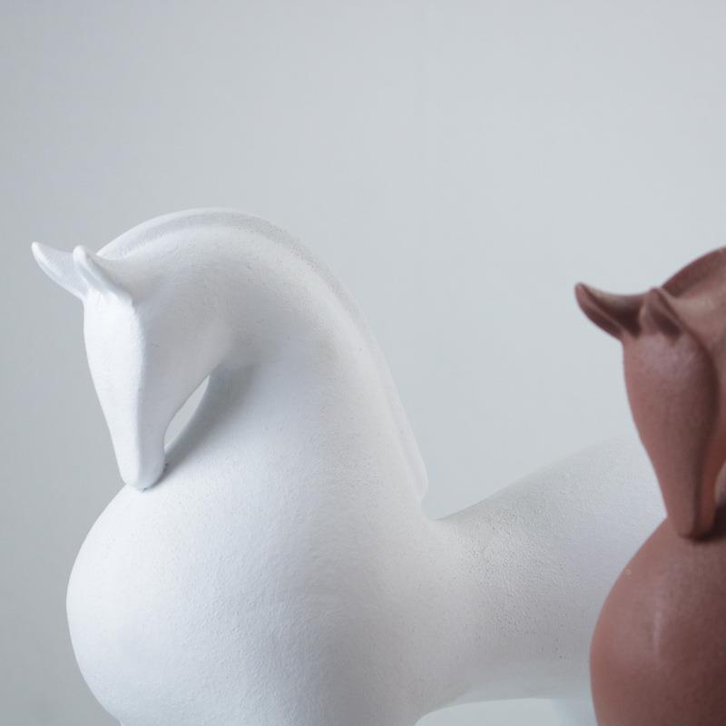 现代新中公式唐马时摆件客厅软样板UEQ间办室米兰尚动物工艺品装