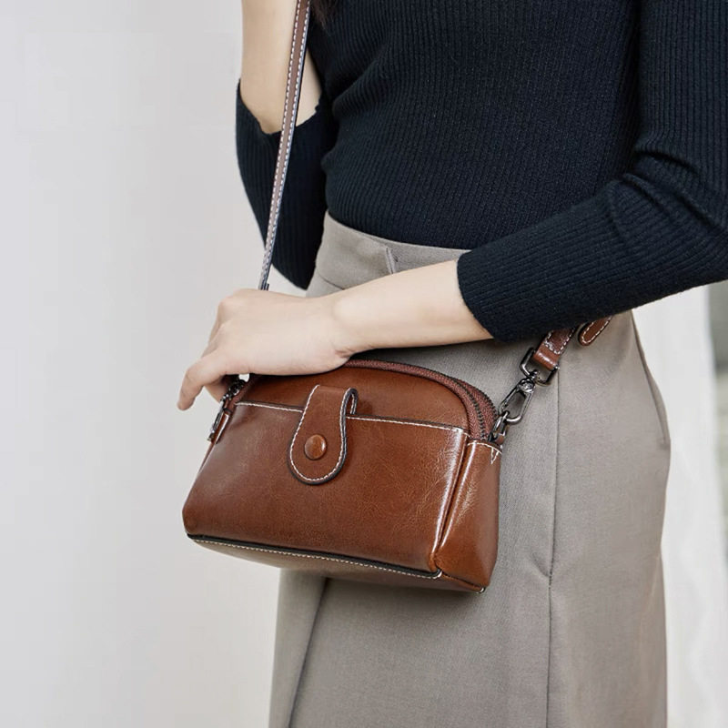 包包女款爆款2025春夏新款单肩小包时尚百搭通勤女包斜挎包手机包