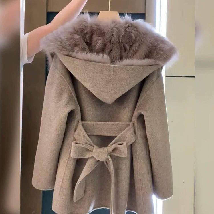 高级感超好看女装小香风呢子大衣加绒加厚咖色斗篷毛呢外套秋冬款