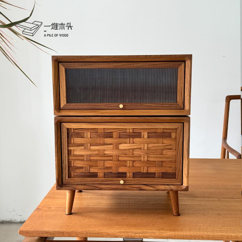 一堆木头缅甸柚木床头柜藤编日式功能储物柜卧室民宿收纳柜床边柜