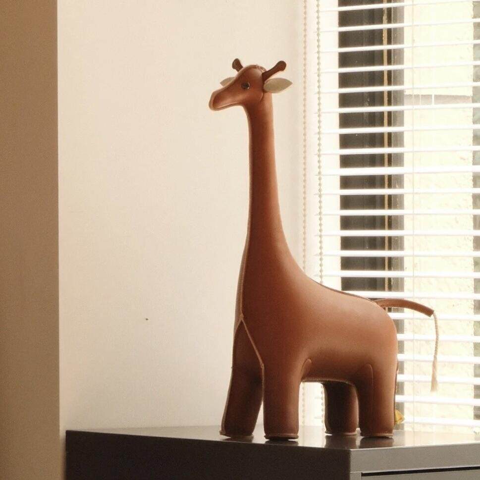 玩宠 萌宠 · 长颈鹿手工皮质坐凳高端礼物儿童公仔家居装饰摆件