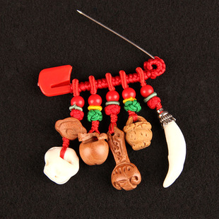 小孩桃木剑斧子红绳别针挂件葫芦狗牙婴幼儿随身猪惊骨桃木饰品