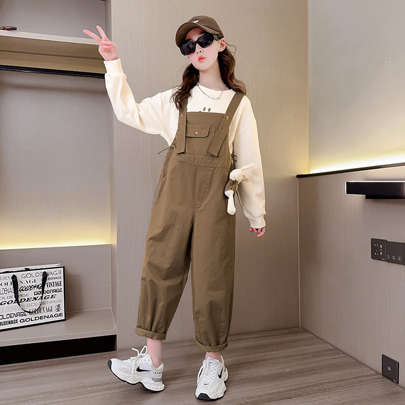 女童背带裤套装秋装2023新款儿童洋气秋季休闲两件套大童秋天衣服