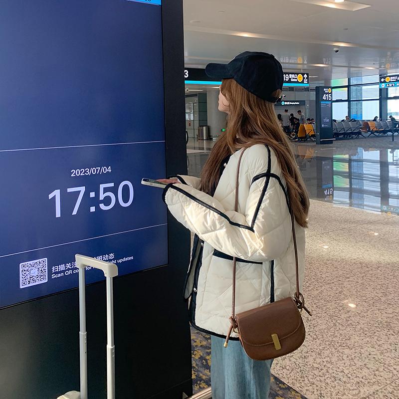 山茶花丝绒感撞色边菱格压纹2025新款羽绒棉服女小香风棉衣外套