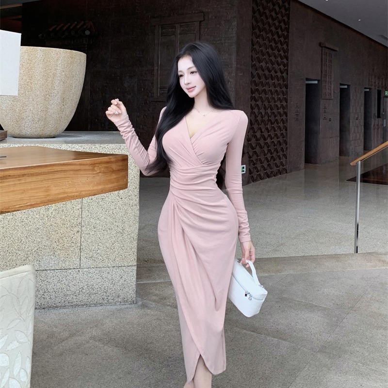 实拍实价咖色v领仿羊绒褶皱连衣裙女气质收腰长裙长袖开叉裙子
