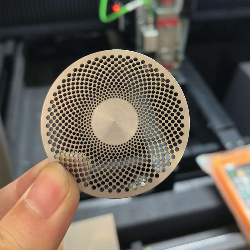 超薄不锈钢片狭缝加工硅钢片钨钢片微纳钻孔密集孔加工支持定制