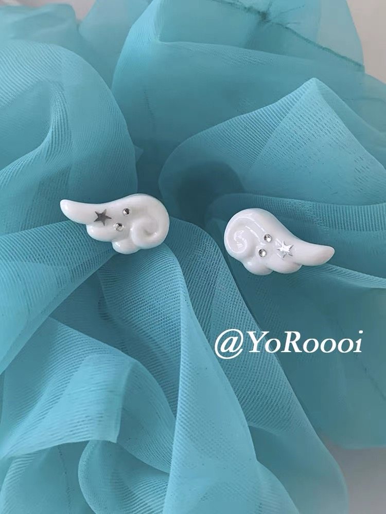 thumbnail for Niche design angel wings cute stud earrings girls ins personality star ear clip free earrings