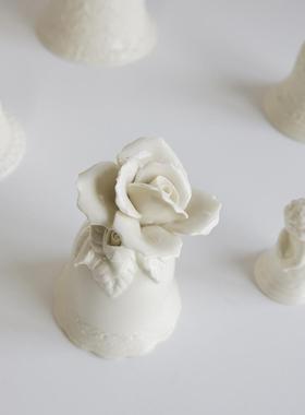 胖兔美家欧单重工陶瓷铃铛纯手工立体花奶油色餐桌圣诞装饰摆件