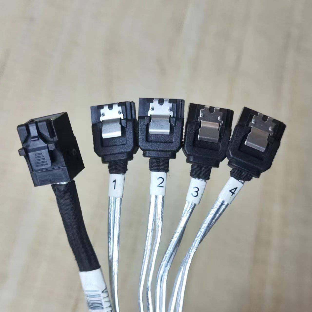 安费诺反向Mini SAS线主板4个SATA 转SFF-8643背板12G逆向数据线