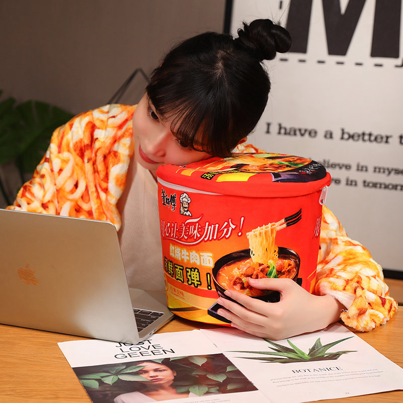 仿真方便面抱枕毯桶装一桶泡面毛绒玩具创意车载办公室成人午睡毯