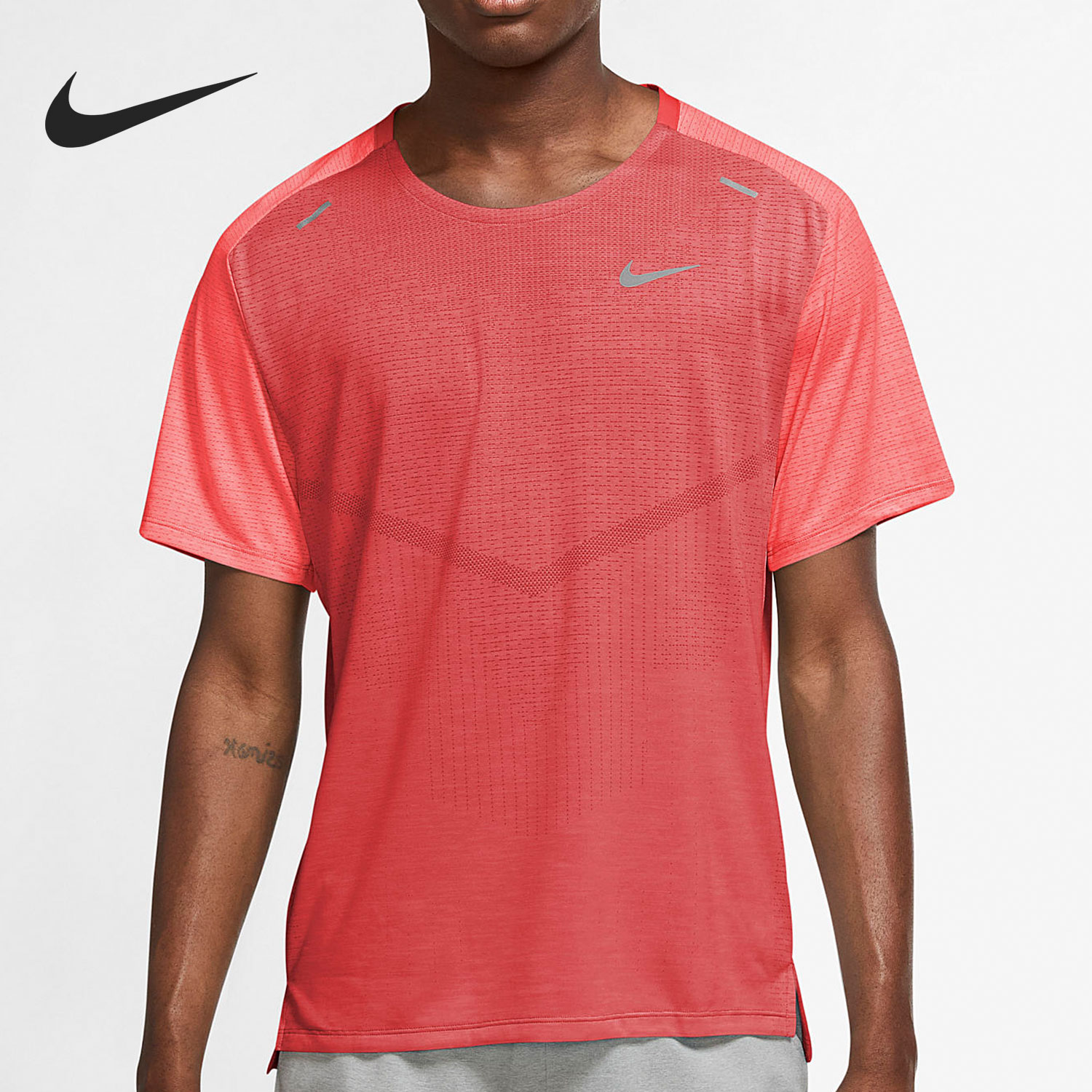 Nike/耐克正品男子反光透气跑步运动训练短袖T恤 CZ9047-605