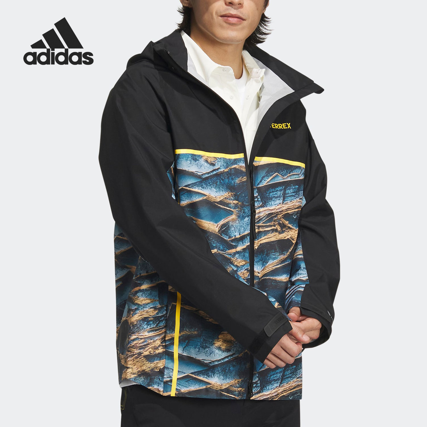 Adidas/阿迪达斯正品新款男士户外运动防风连帽冲锋衣IC1979