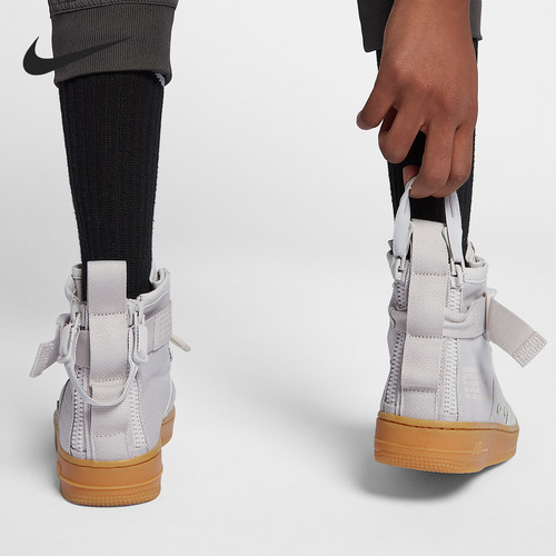 Nike/耐克正品SF-Air Force1 女士运动高帮板鞋AA3966-005